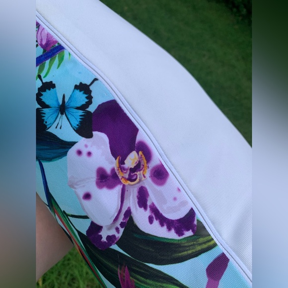 🦩Flamingo Rainforest Pillow🦩 - Picture 4 of 4